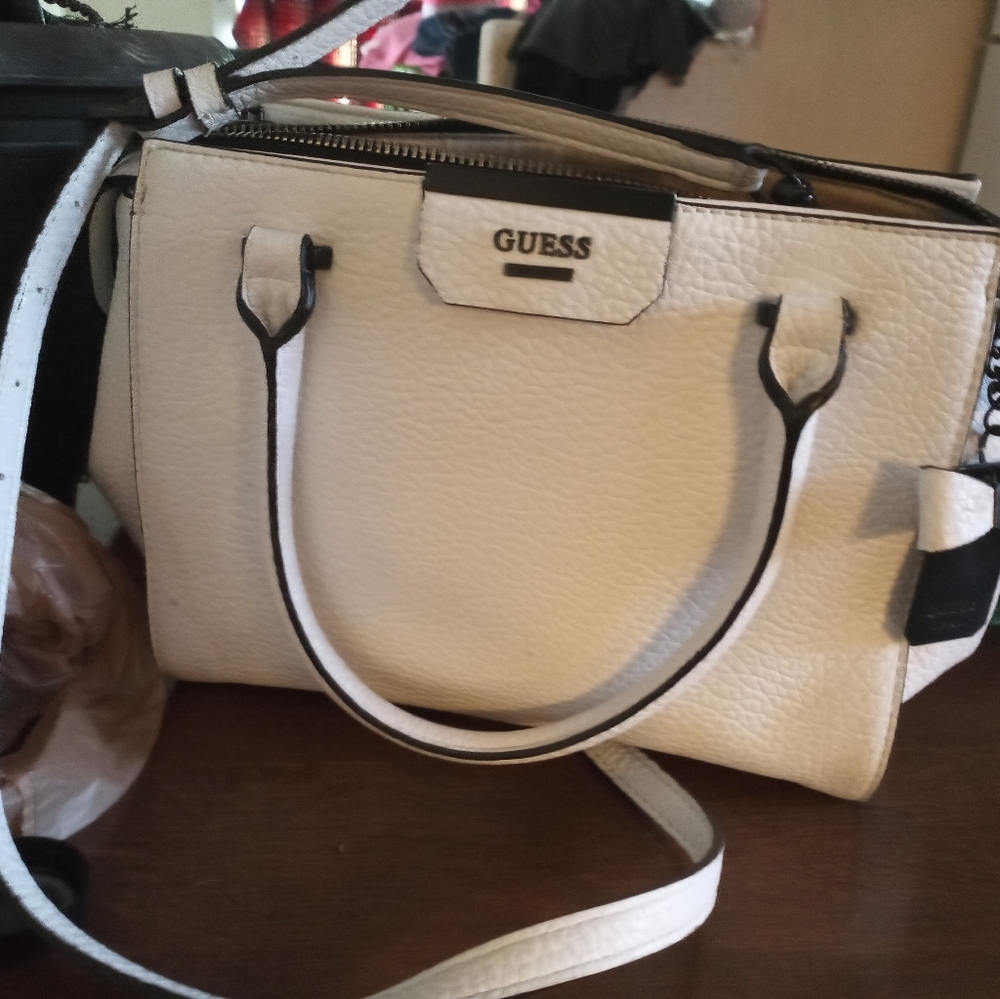 Guess satchel white/black